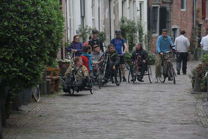 Пробег инвалидов-колясочников по Голландии
